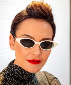 A.J. Morgan Womens Sizzler Sunglasses, Cream